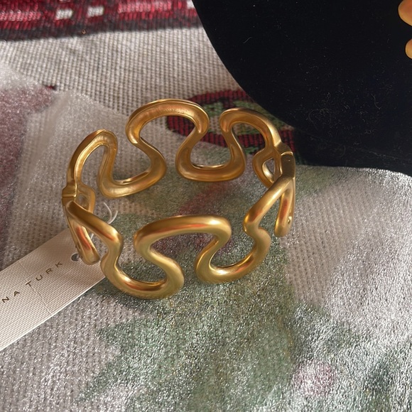 NWT Trina Turk necklace and bracket set - Picture 4 of 9